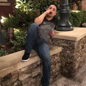 Meet your Posher, Adan